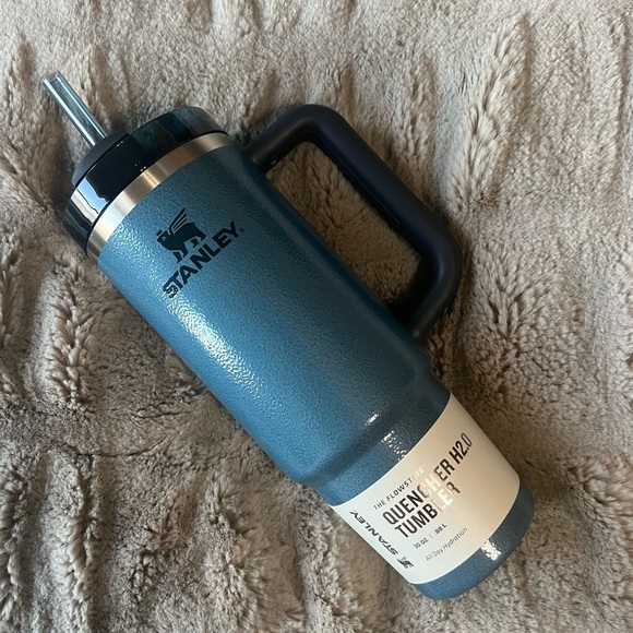 Stanley Hammertone Lake 30 oz - Picture 1 of 5